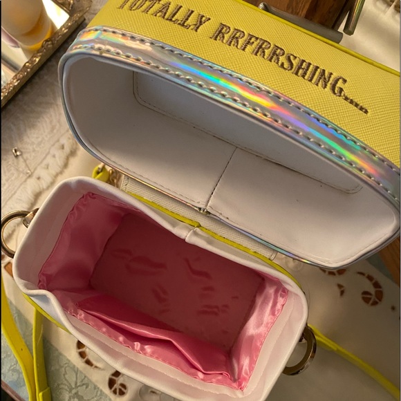 🍋 Lemonade Cross Body Purse w/ a Straw - Picture 4 of 12